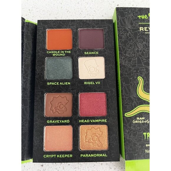 The Simpsons Revolution Treehouse of Horror Alien Maggie Mini Eyeshadow Palette - Picture 2 of 4